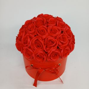 Καπελιέρα κόκκινη με soap flower