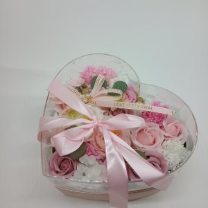 Κουτί Ροζ σε Σχήμα Καρδιάς με Soap Flower